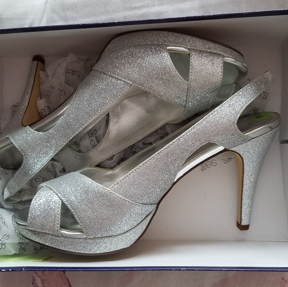 Metaphor high heel size 8.5 *WIDE*